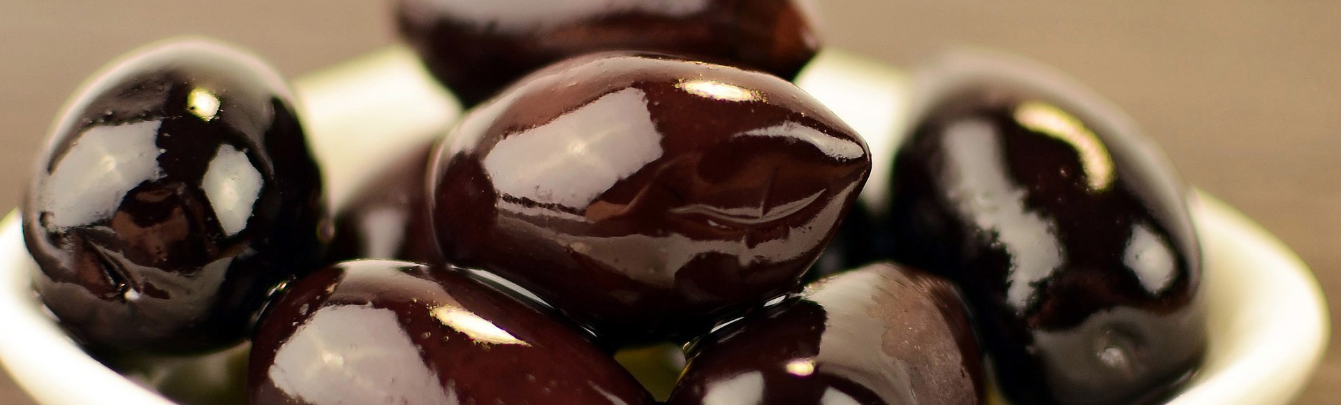 xidoelies-large-black-olives-in-olive-oil-and-vinegar - Alargo Private Chef Service in Crete | Christos & Michael