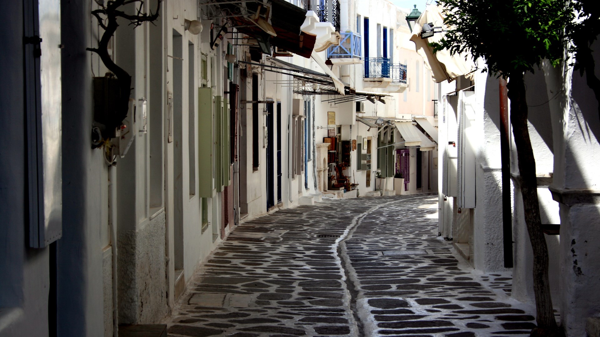 The Magical Alleys of Paros, Cyclades – Greece | 24 Sep 2014  | Alargo