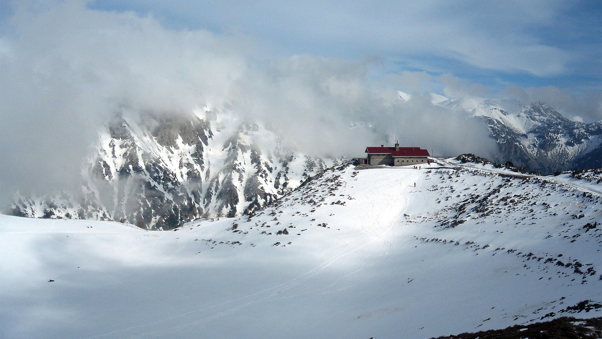 Kallérgi Mountain Refuge – Omalos, Chania | 24 Jan 2015 | Alargo