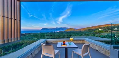 oniro-villa-agios-georgios-kissamos-chania-1 - Villas with Pools in Crete, Corfu & Paros | Handpicked by Alargo