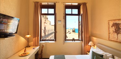 standard-double-with-view-alcanea-room-ii-old-town-chania-crete-1 - Villas with Pools in Crete, Corfu & Paros | Handpicked by Alargo