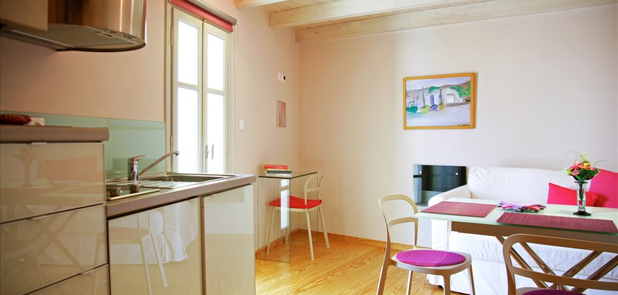akali-room-old-town-chania-crete-1 - Villas with Pools in Crete, Corfu & Paros | Handpicked by Alargo