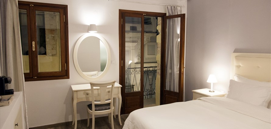 deluxe-double-room-no1-old-town-chania-crete-1 - Villas with Pools in Crete, Corfu & Paros | Handpicked by Alargo