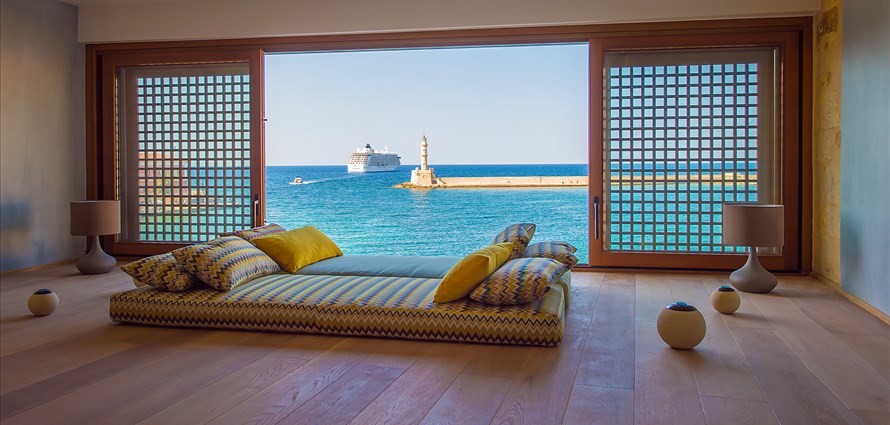 vranas-residenza-third-floor-luxury-suite-with-sea-view-1 - Villas with Pools in Crete, Corfu & Paros | Handpicked by Alargo