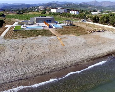 Meltemi Beach Front Villa - Villas with Pools in Crete, Corfu & Paros | Handpicked by Alargo
