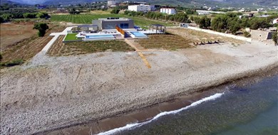 meltemi-beach-front-villa-aerial-view-alargocom-1 - Villas with Pools in Crete, Corfu & Paros | Handpicked by Alargo