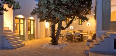 cedar-villa-sifneikos-antiparos-cyclades-islands-1 - Villas with Pools in Crete, Corfu & Paros | Handpicked by Alargo