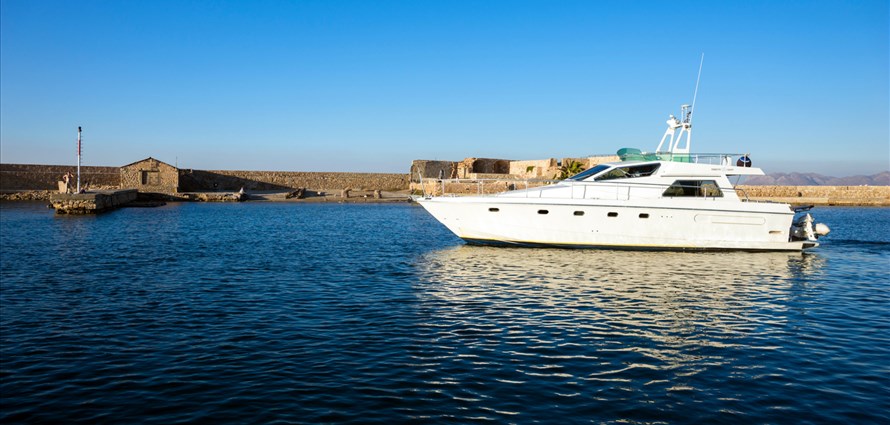 Ferretti Altura 50F - Villas with Pools in Crete, Corfu & Paros | Handpicked by Alargo